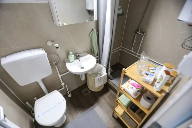Full bathroom